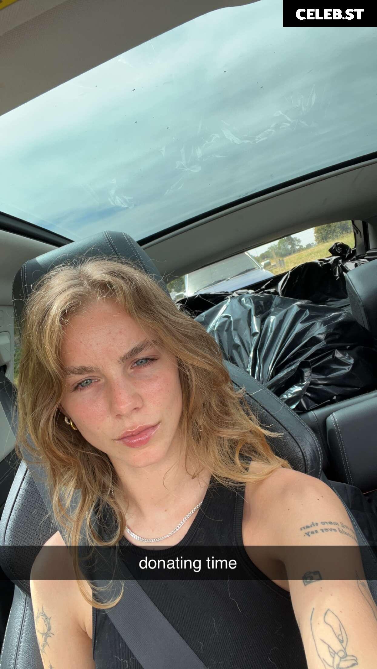 Anna Shumate / Annabananaxdddd Image 4224655