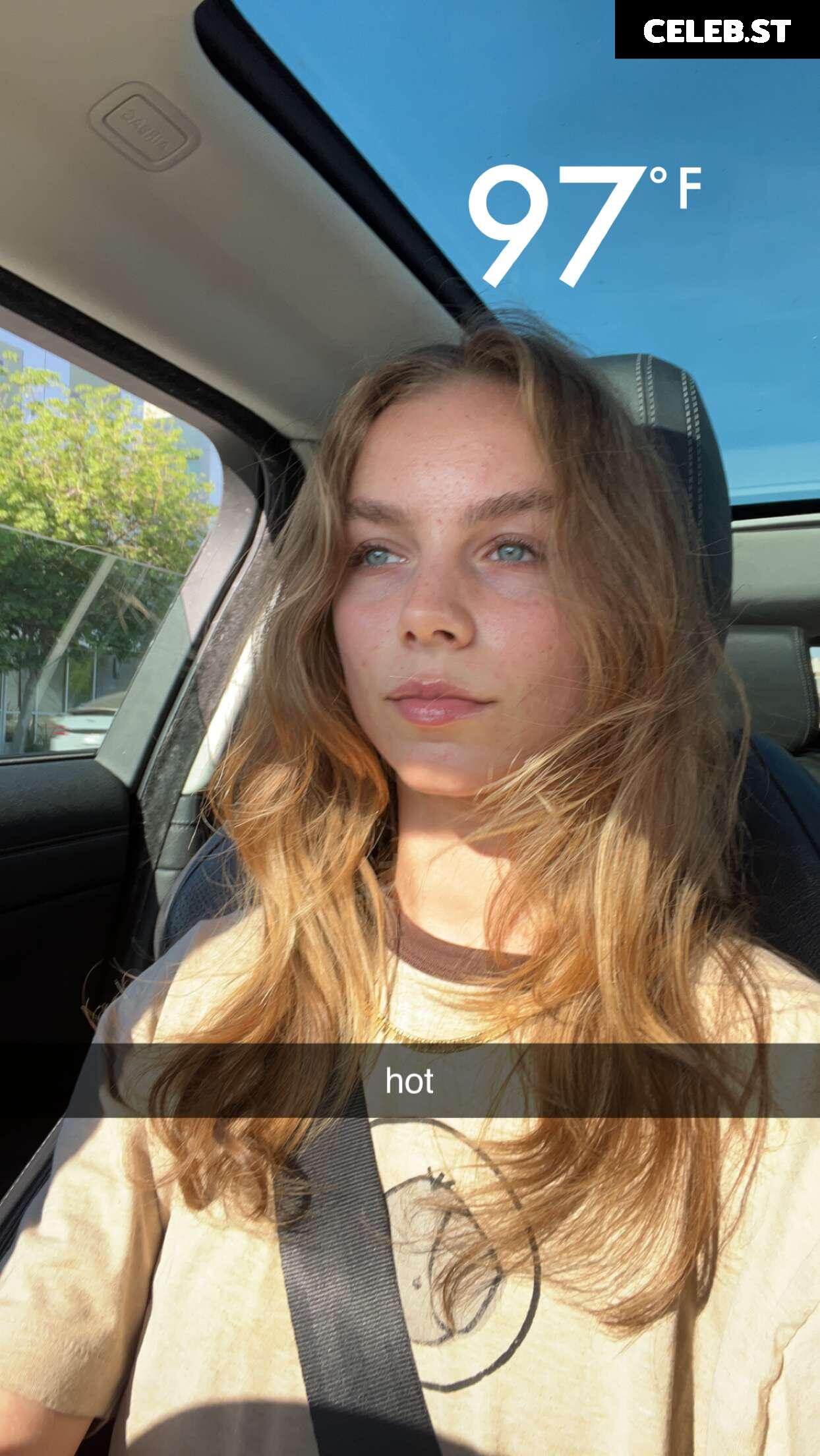 Anna Shumate / Annabananaxdddd Image 4221816