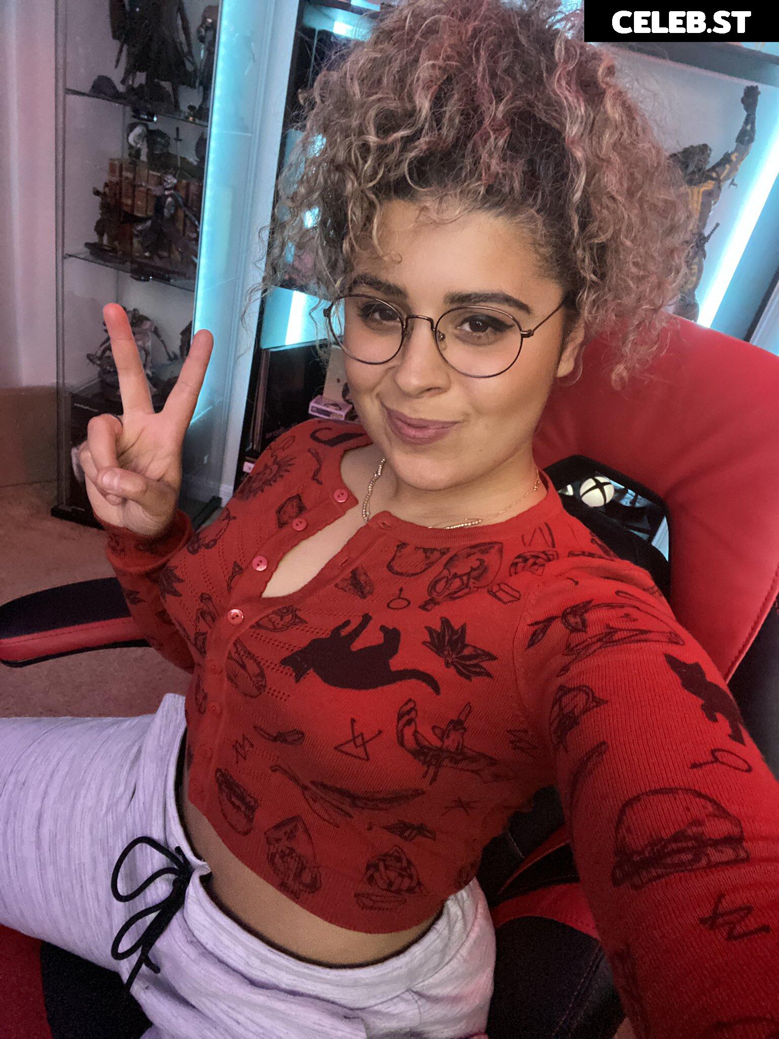 JustYeliz Image 4221808