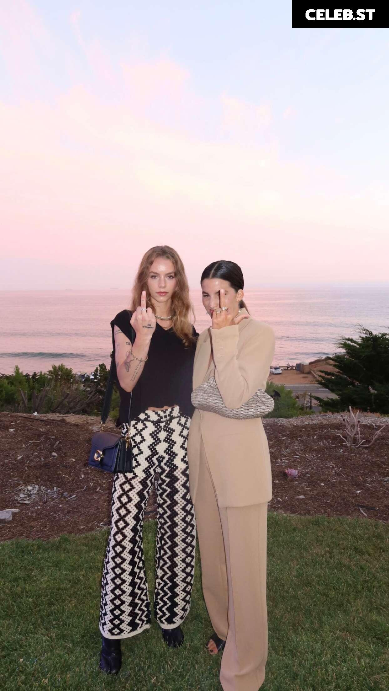 Anna Shumate / Annabananaxdddd Image 4221437