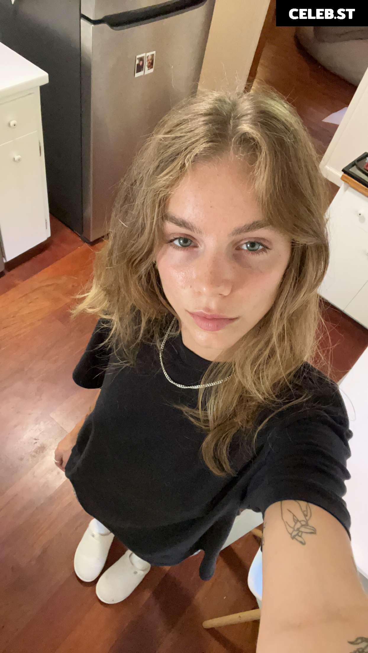 Anna Shumate / Annabananaxdddd Image 4223420