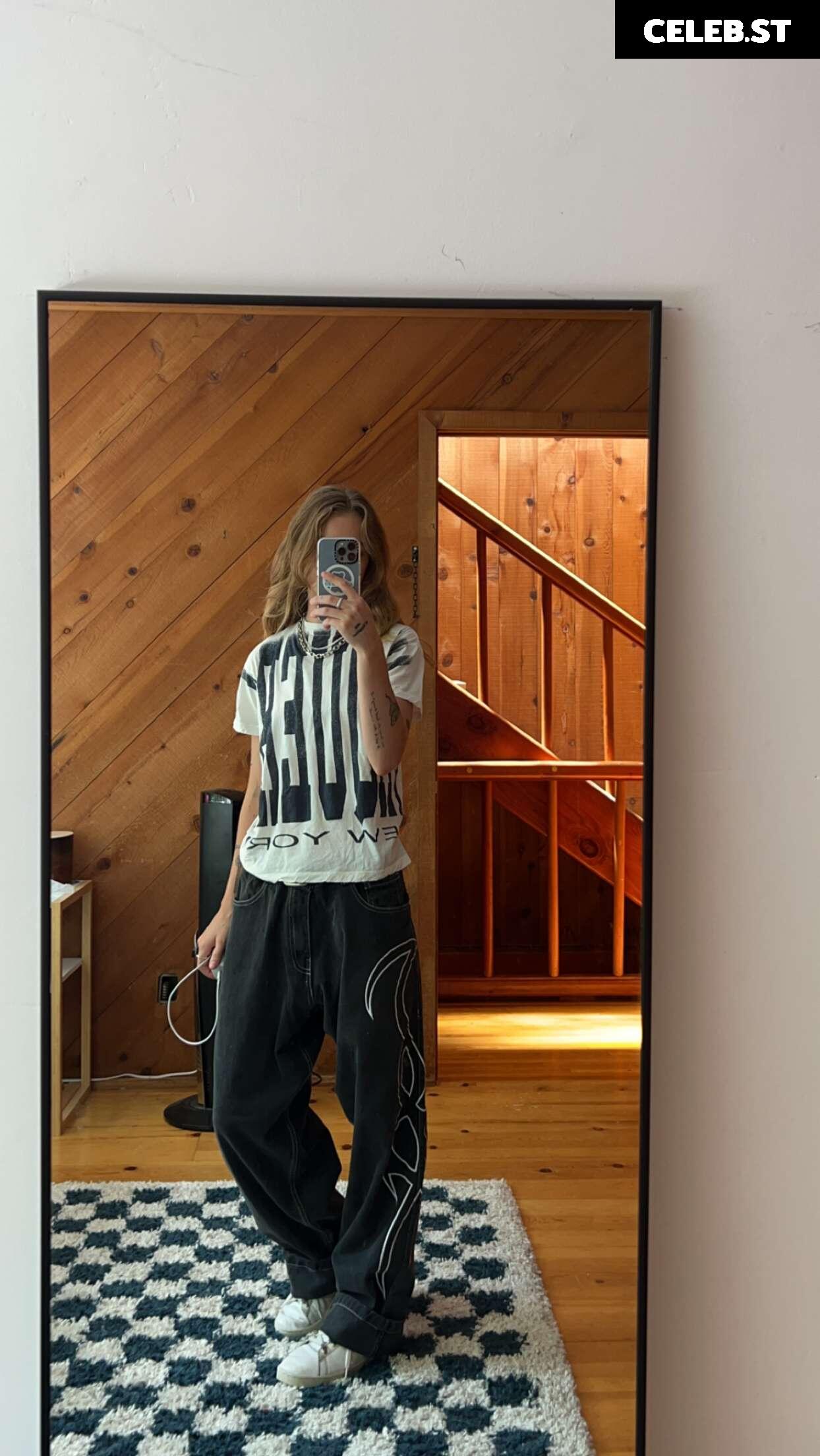 Anna Shumate / Annabananaxdddd Image 4223908