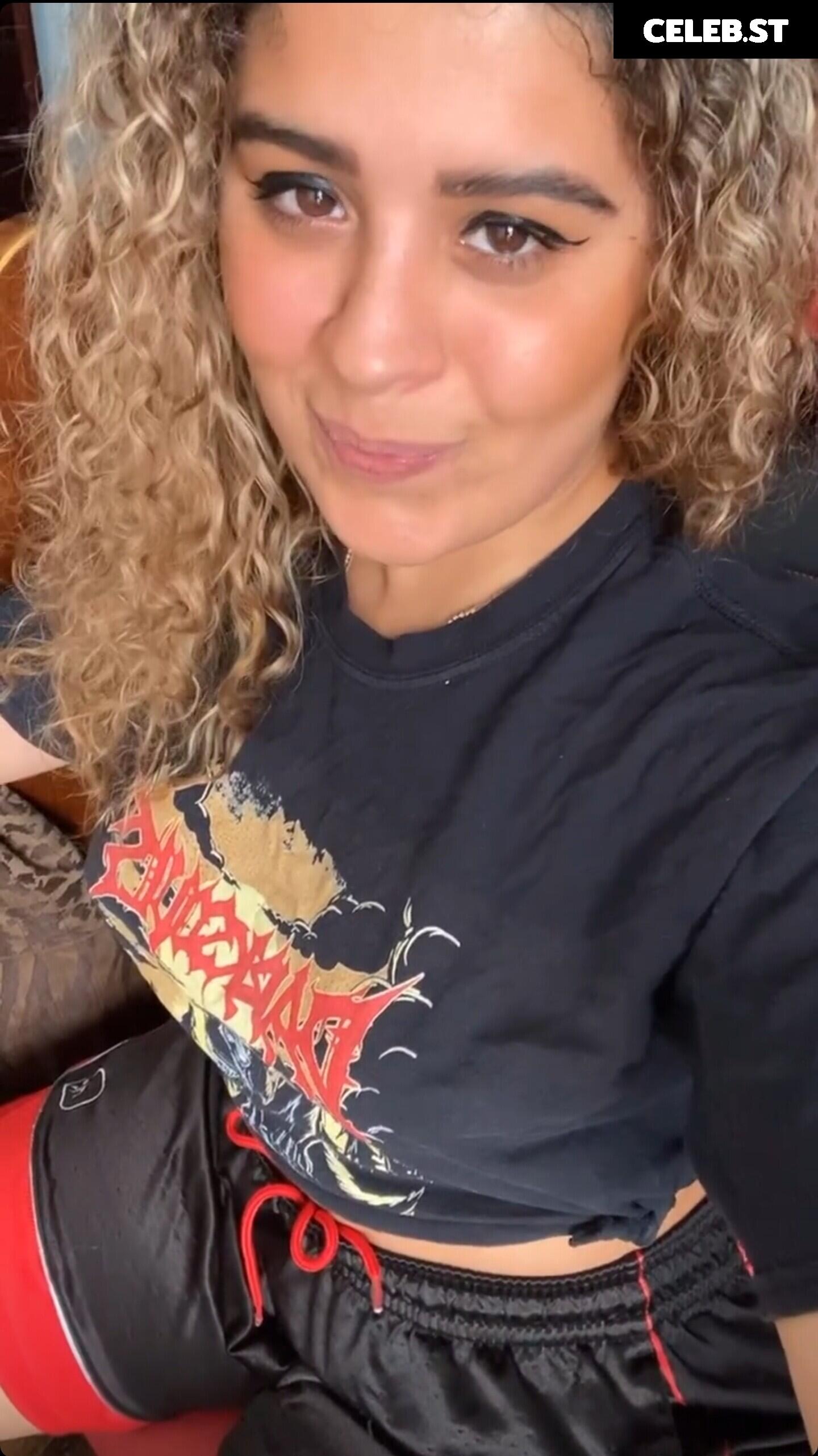 JustYeliz Image 4220819