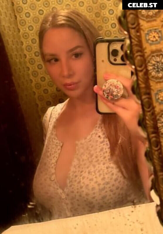 Izzy G (pnkysparkles) Image 4220196