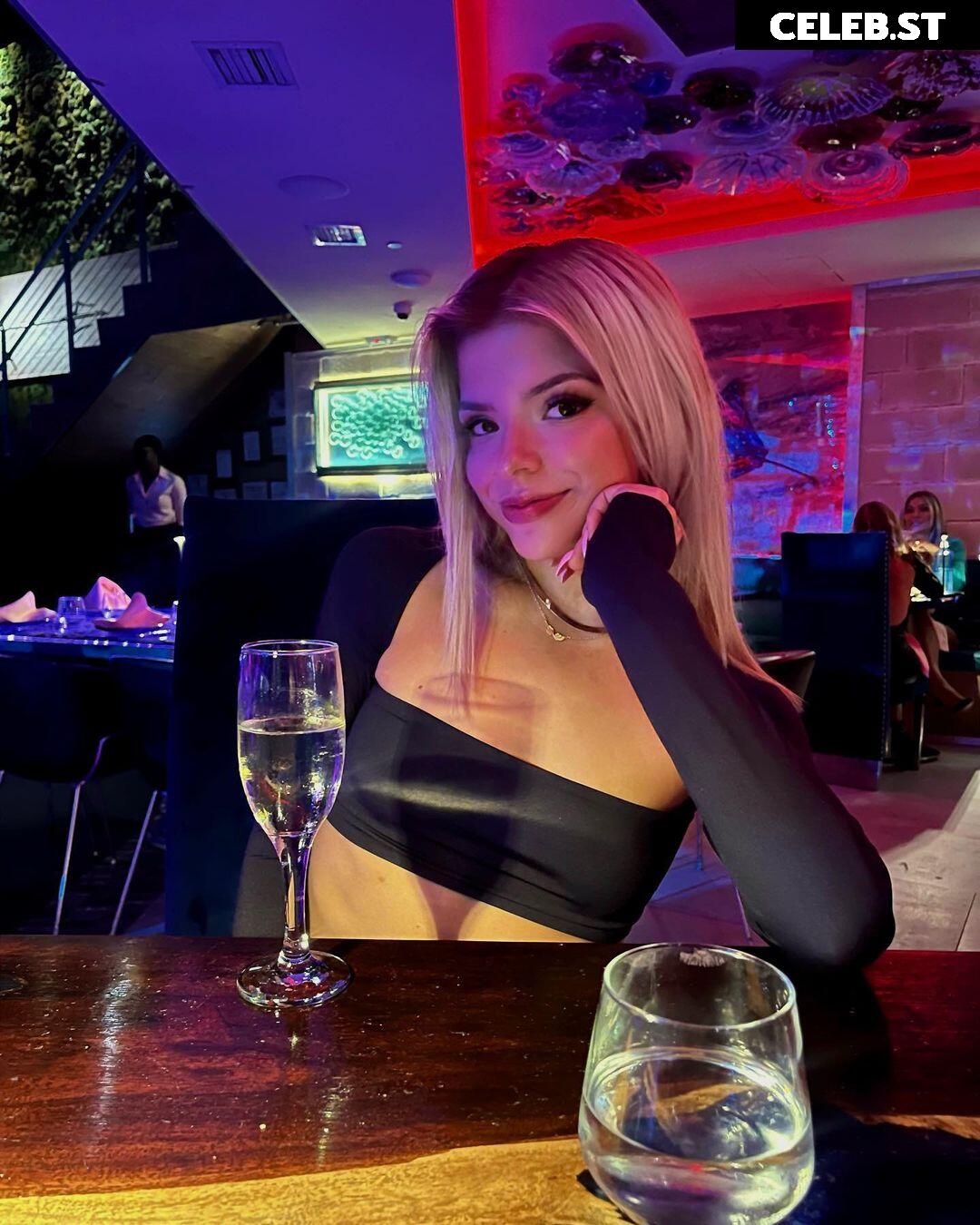 Chloe Legler Image 4217933