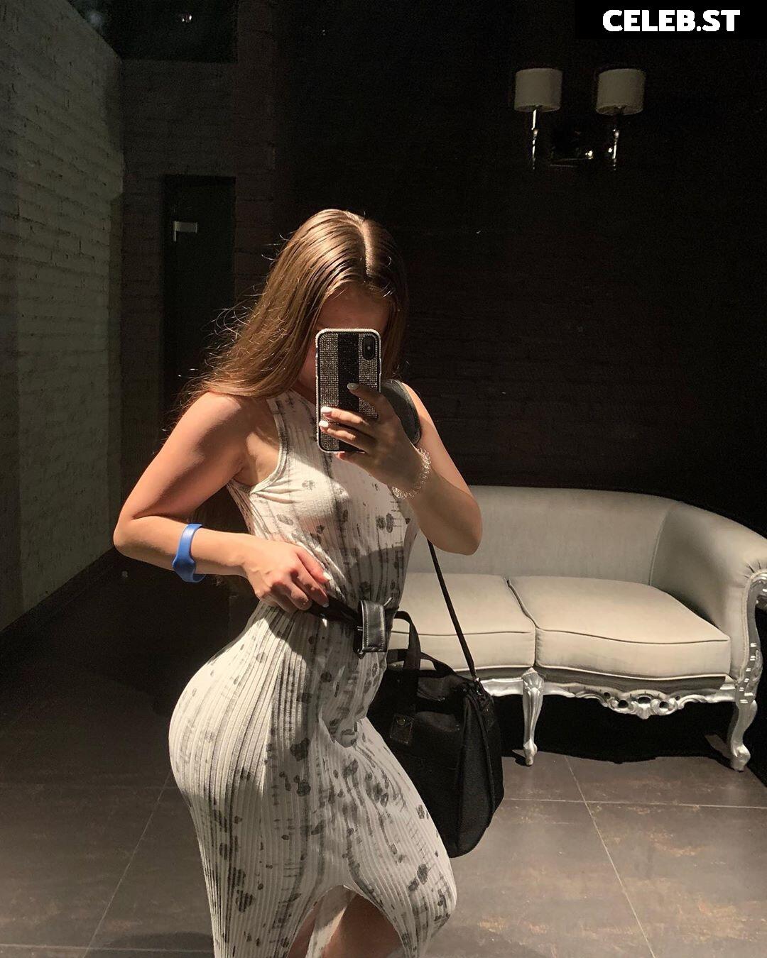 Oksana Saldyrkina Image 4212802