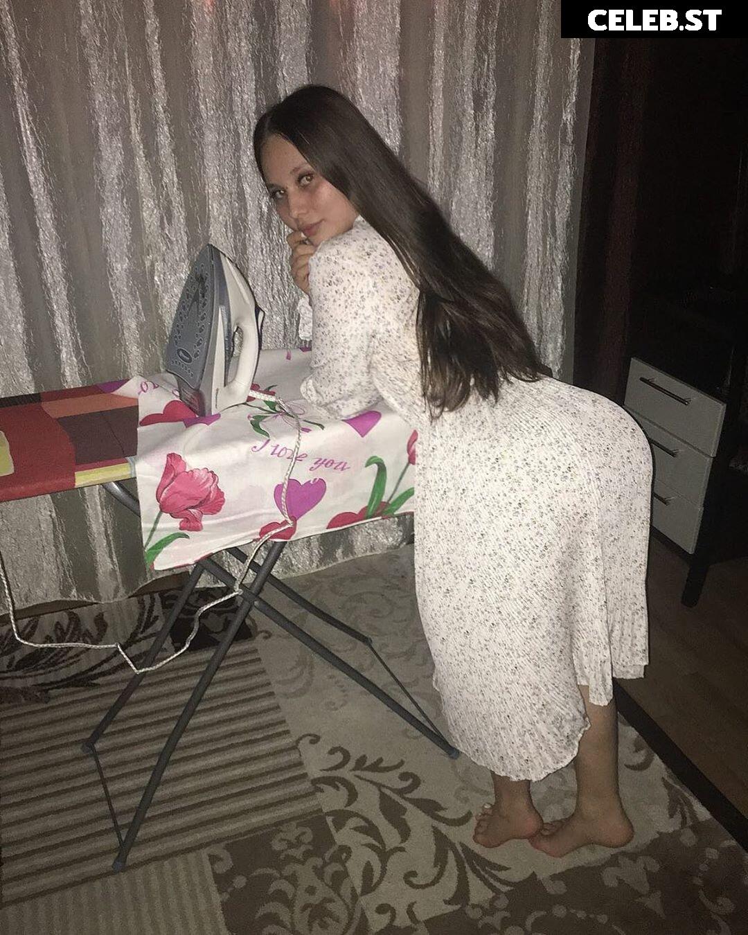 Oksana Saldyrkina Image 4212718