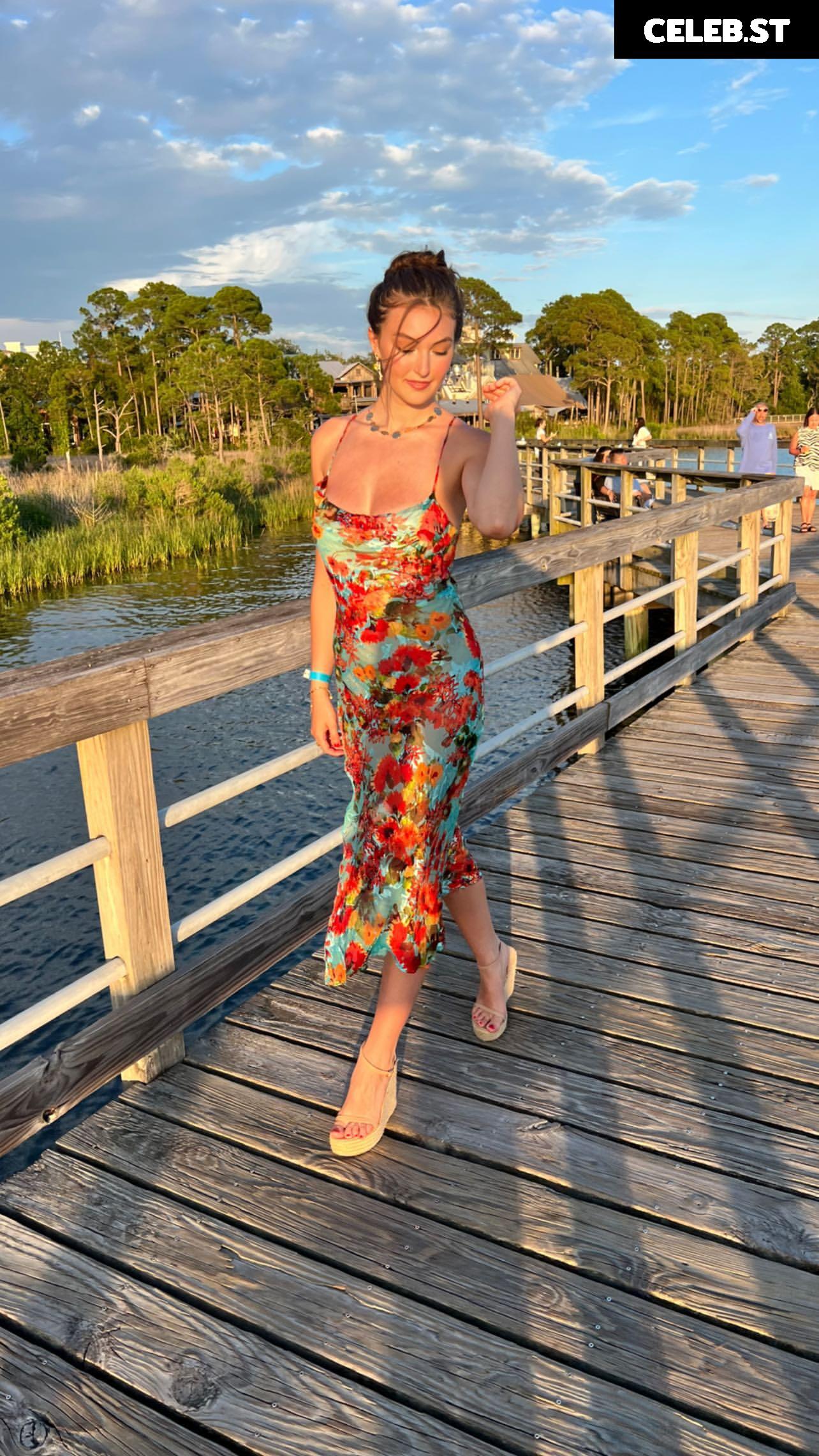 Rachel Michelle - Beautyandbrainswithatwist Image 4218204