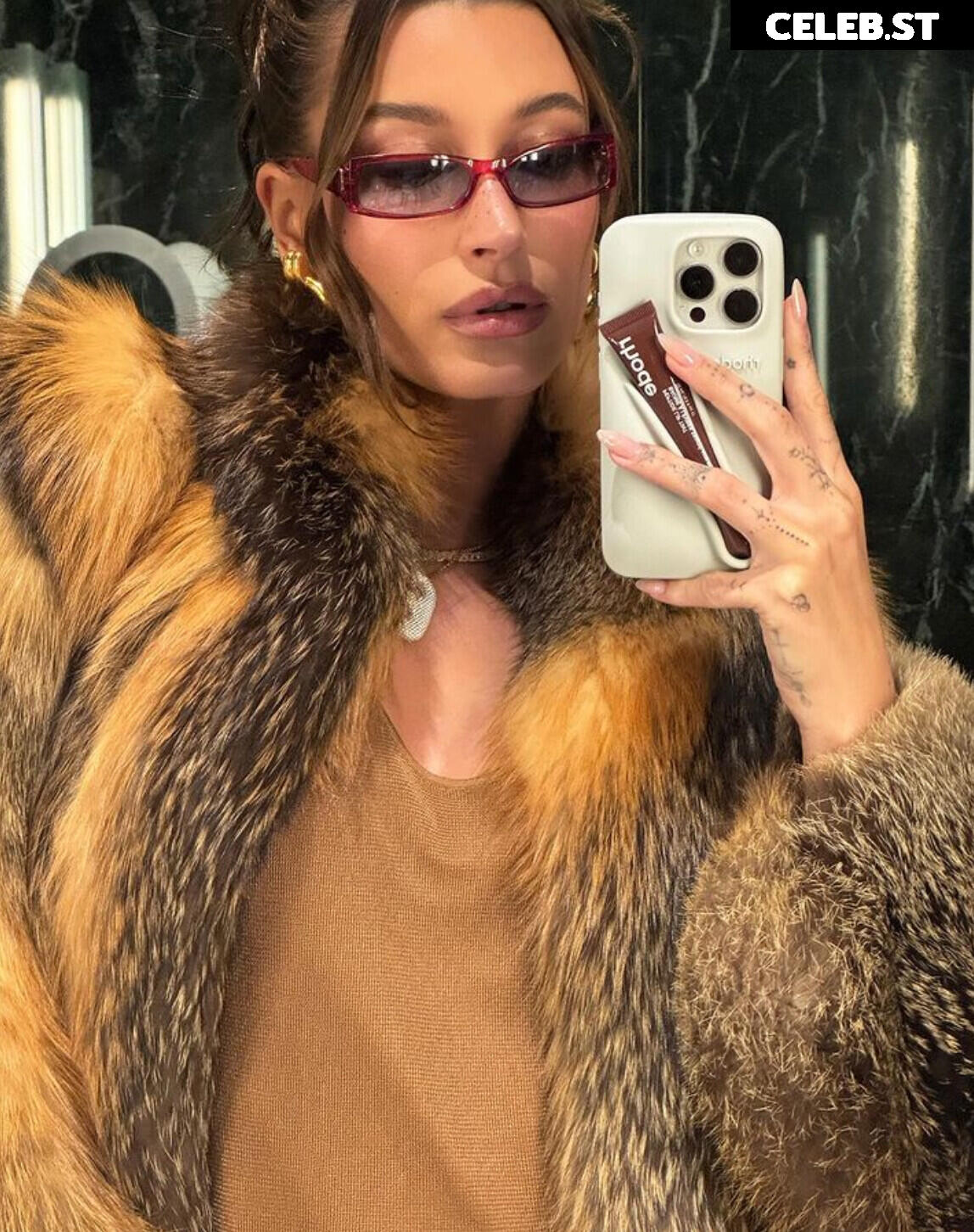 Hailey Baldwin Bieber Image 4395897