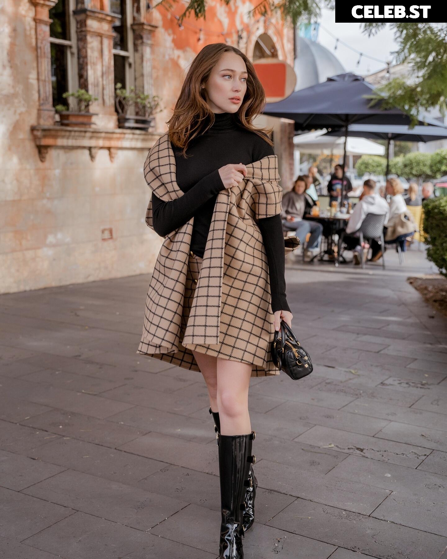 Alycia Debnam Carey Image 4396724