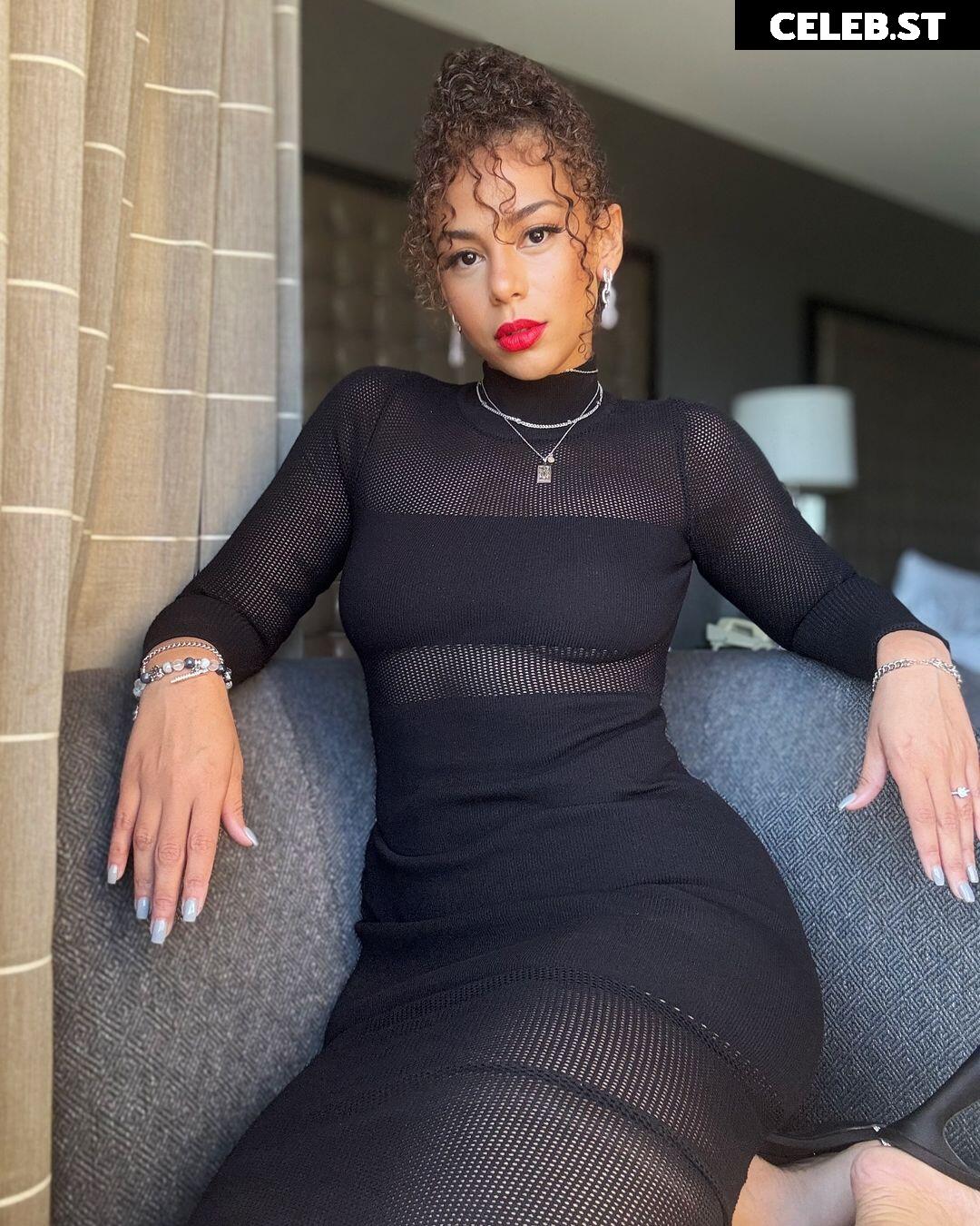 Samantha Irvin - WWE Image 4394790
