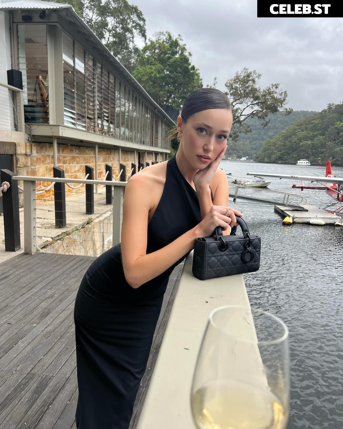 Alycia Debnam Carey Image 4391728