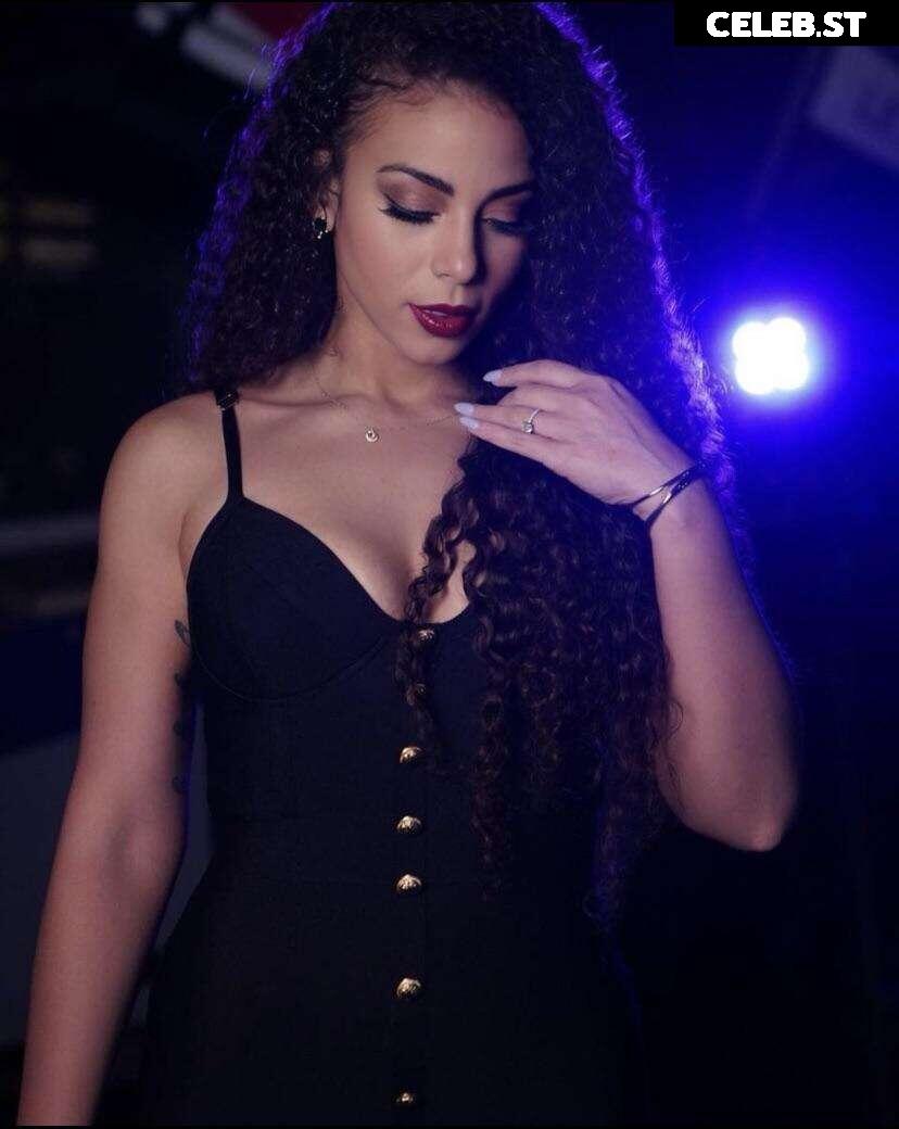 Samantha Irvin - WWE Image 4391273