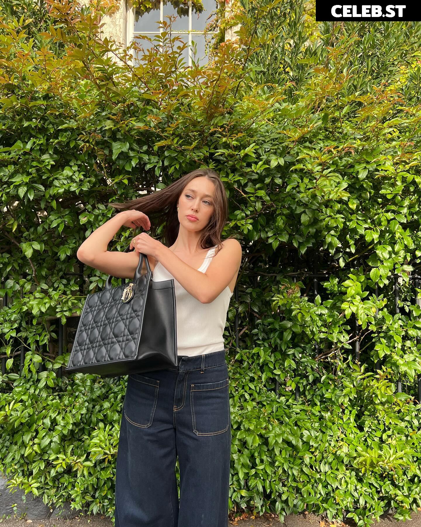 Alycia Debnam Carey Image 4391227