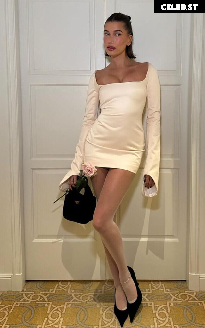 Hailey Baldwin Bieber Image 4392626
