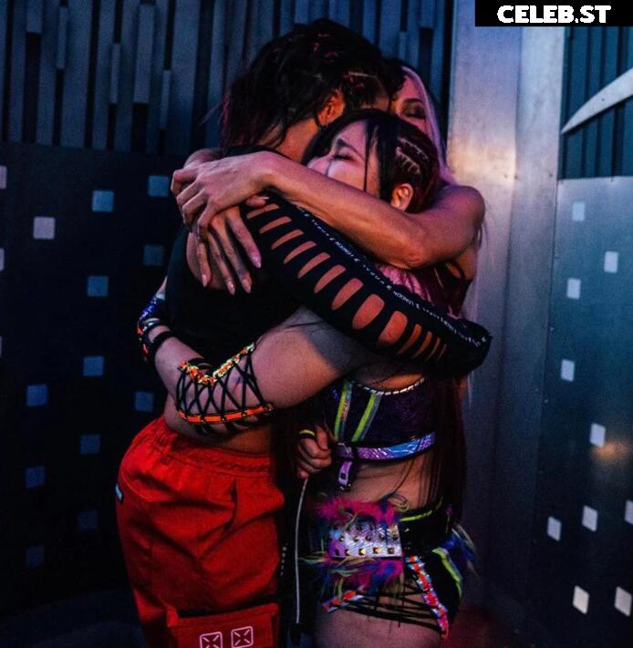 WWE Bayley / Davina Rose / Pamela Rose Martinez Image 4393120