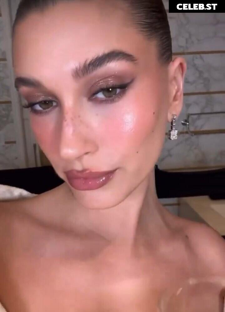 Hailey Baldwin Bieber Image 4393029