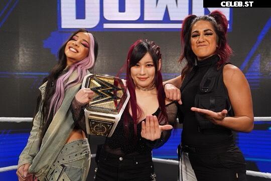 WWE Bayley / Davina Rose / Pamela Rose Martinez Image 4393201