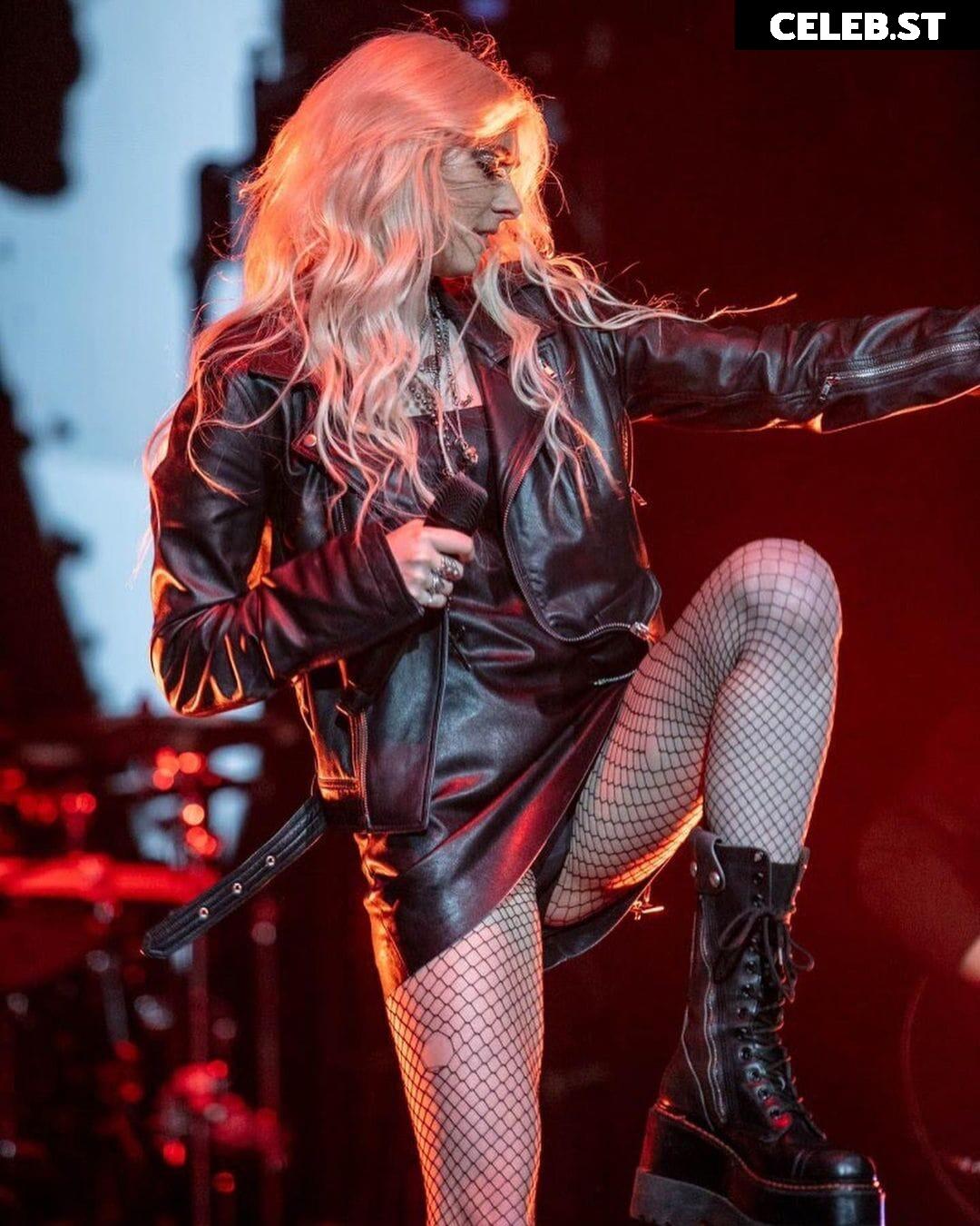 Women of Metal Image 4390863
