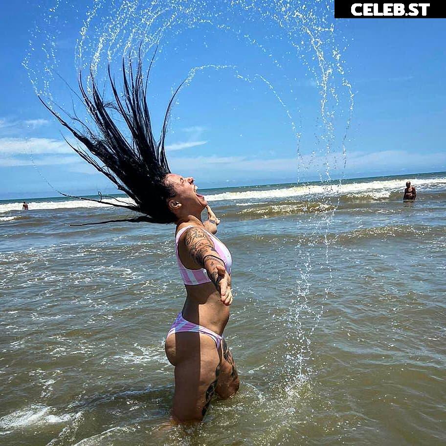 Women of Metal Image 4390433