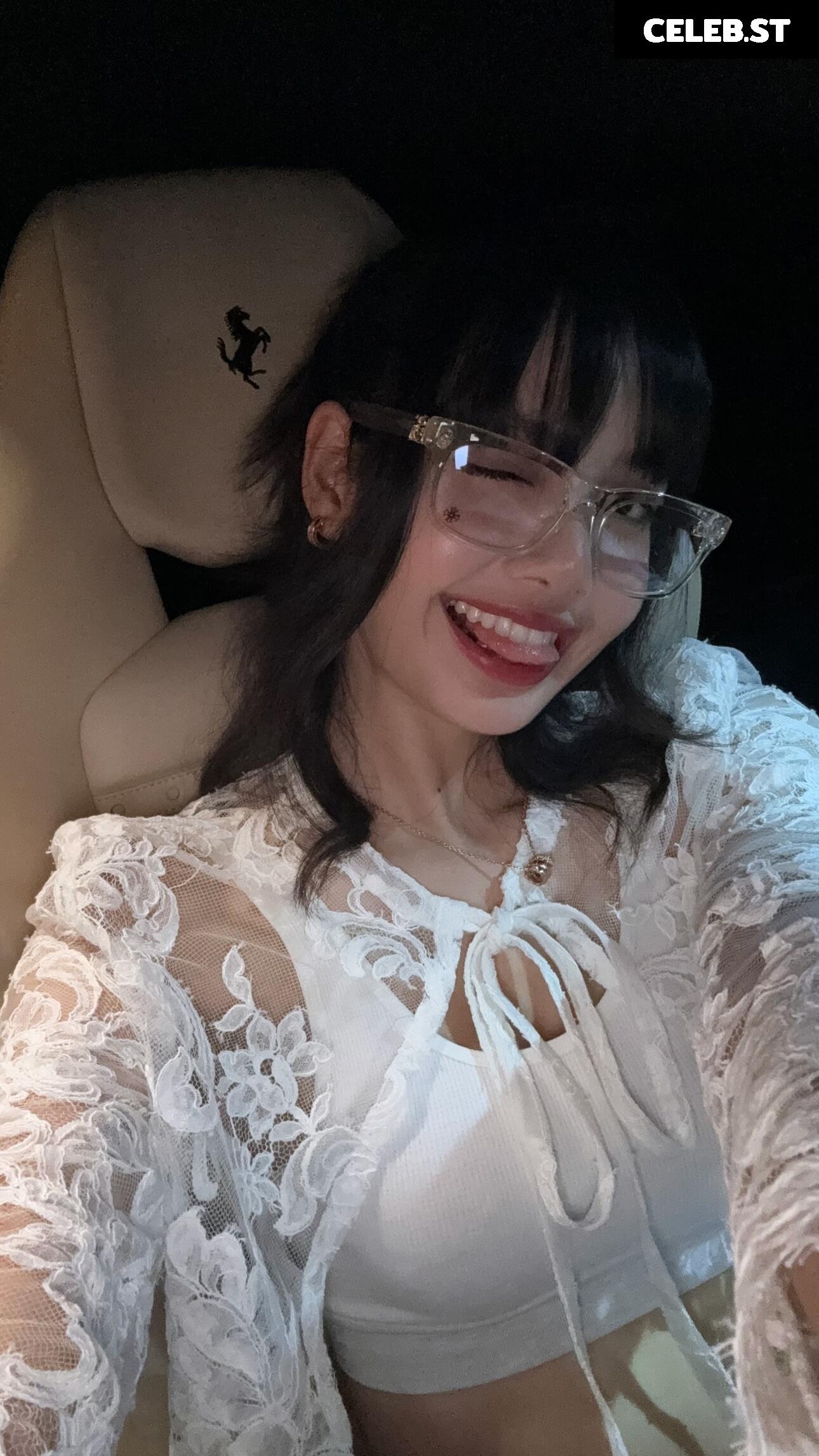 Lisa | BLΛƆKPIИK (Blackpink) Image 4399165