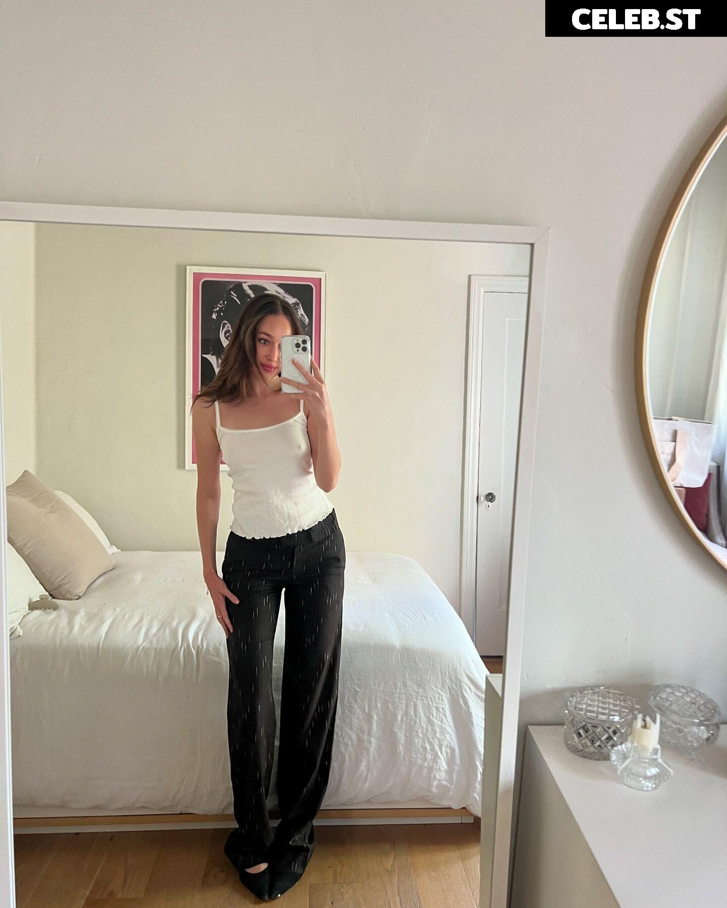 Alycia Debnam Carey Image 4399009