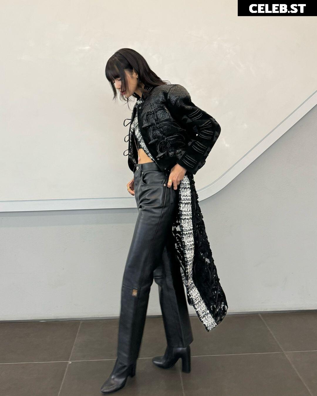 Lisa | BLΛƆKPIИK (Blackpink) Image 4398890