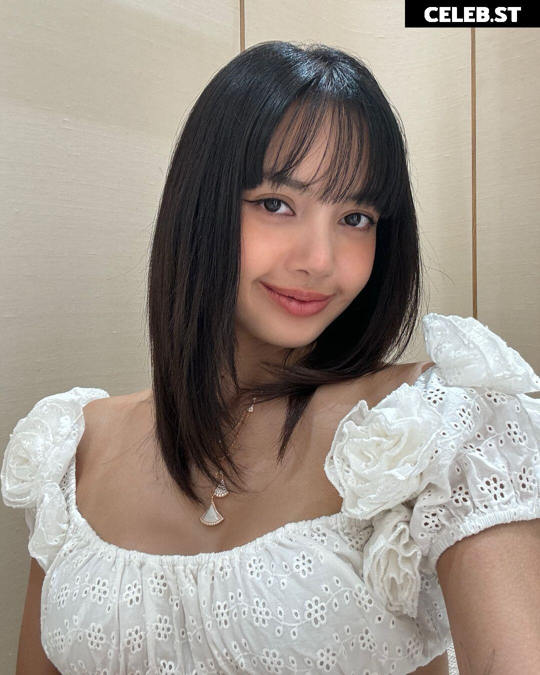 Lisa | BLΛƆKPIИK (Blackpink) Image 4398570