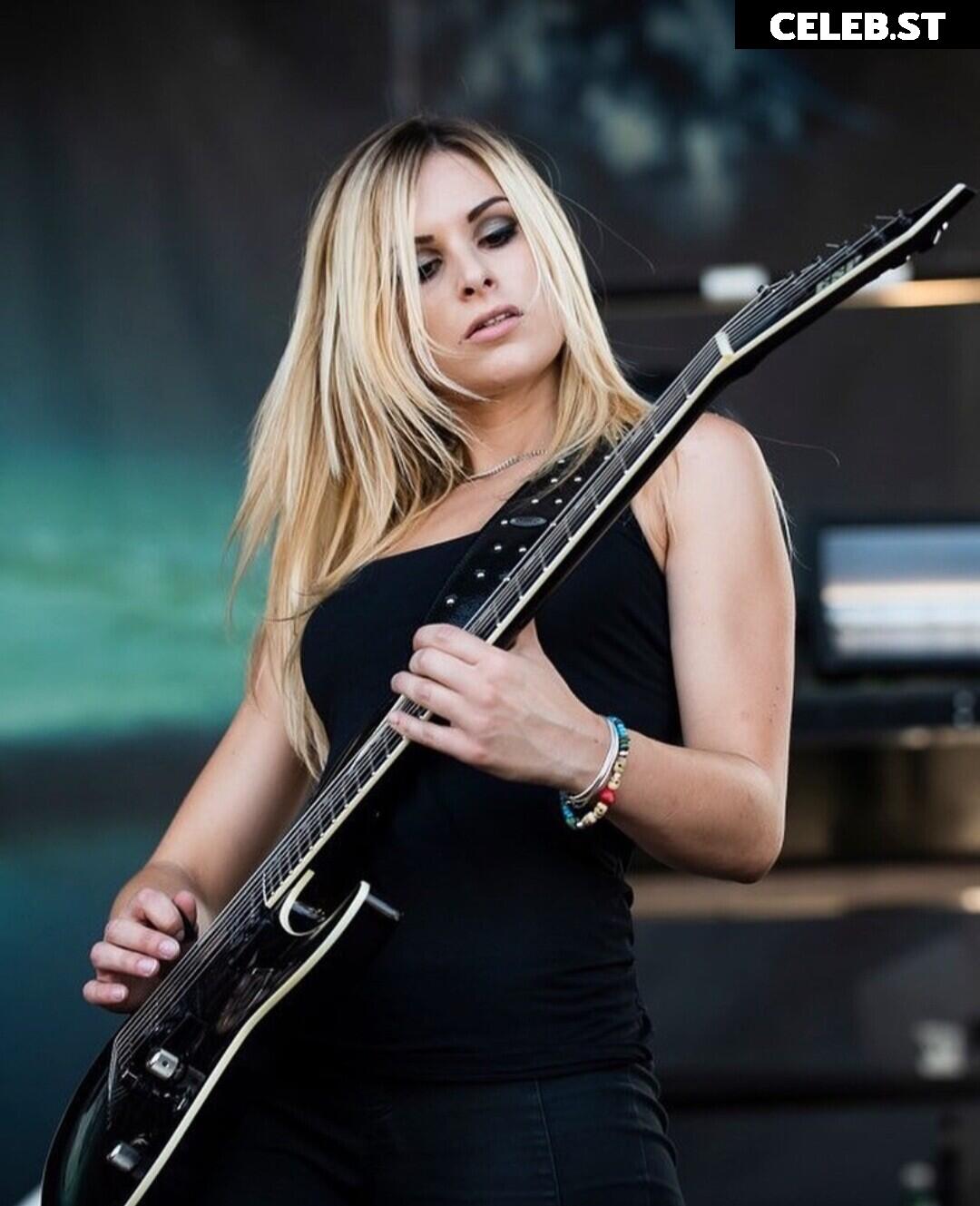 Women of Metal Image 4398605