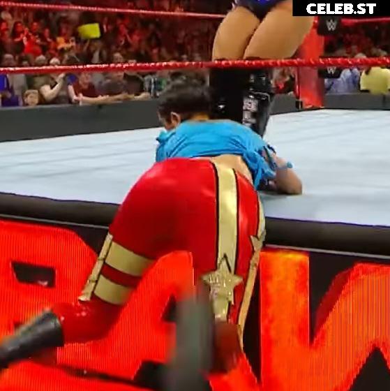 WWE Bayley / Davina Rose / Pamela Rose Martinez Image 4385697