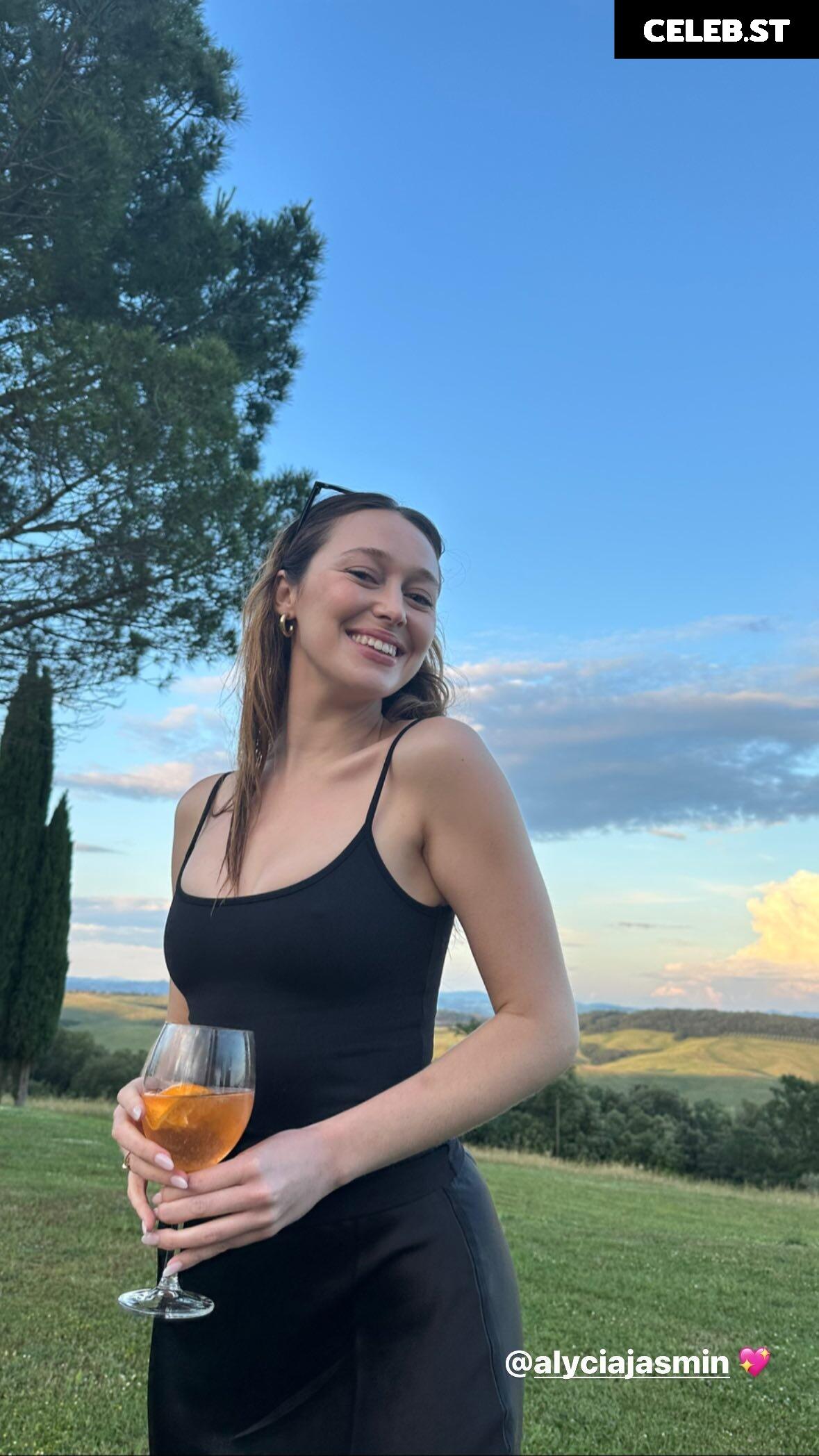 Alycia Debnam Carey Image 4386199