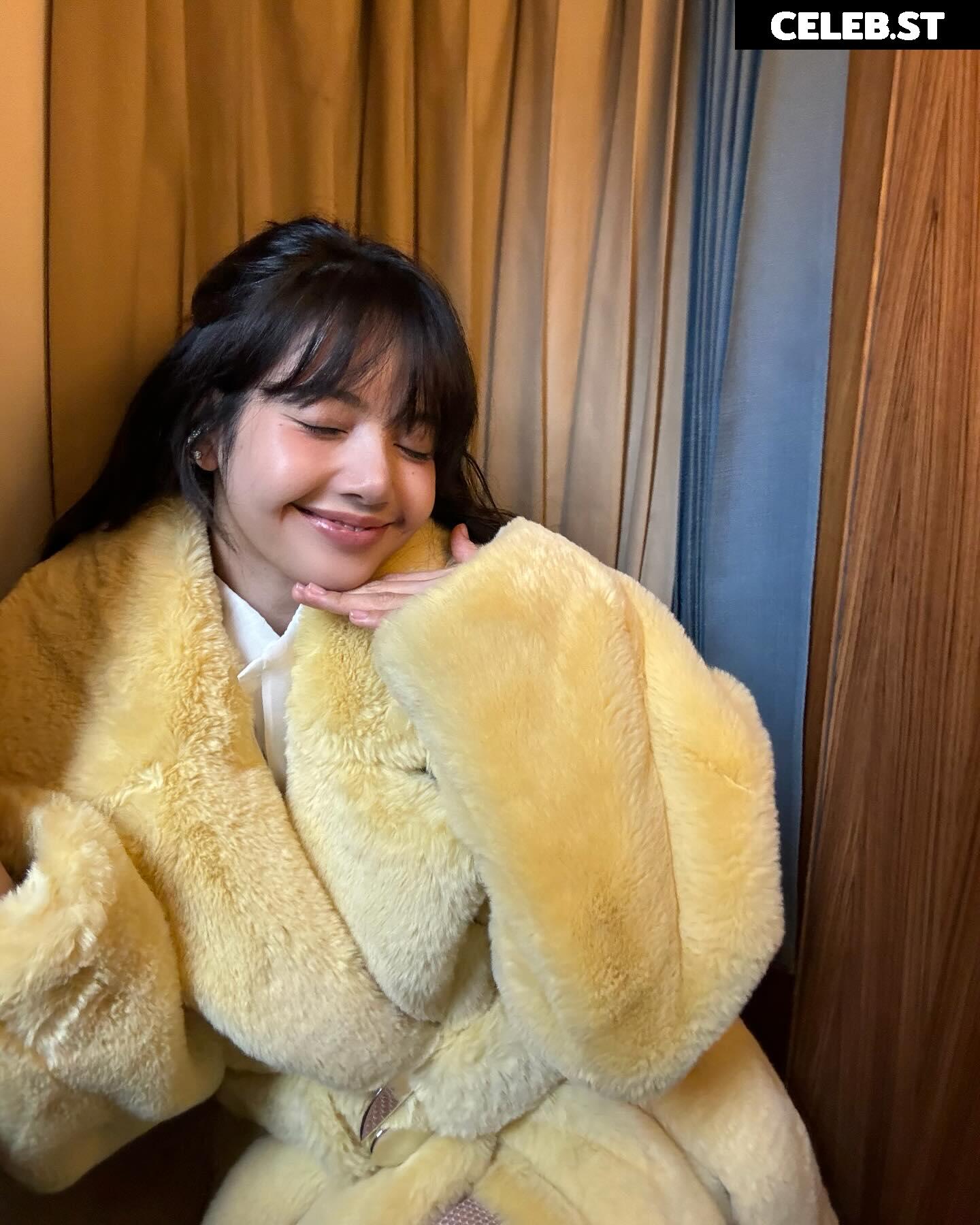 Lisa | BLΛƆKPIИK (Blackpink) Image 4386153
