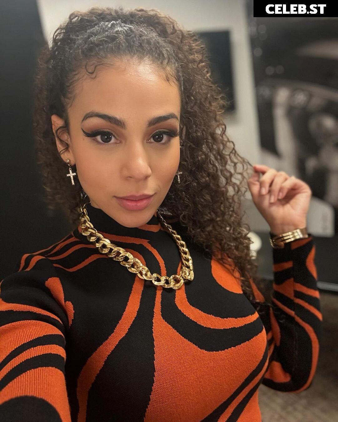 Samantha Irvin - WWE Image 4386395