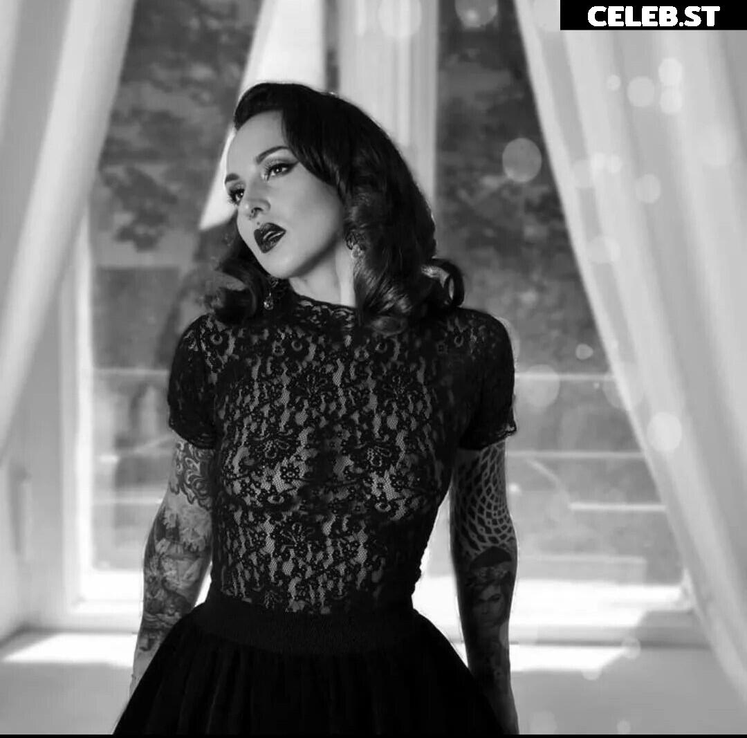 Women of Metal Image 4386348