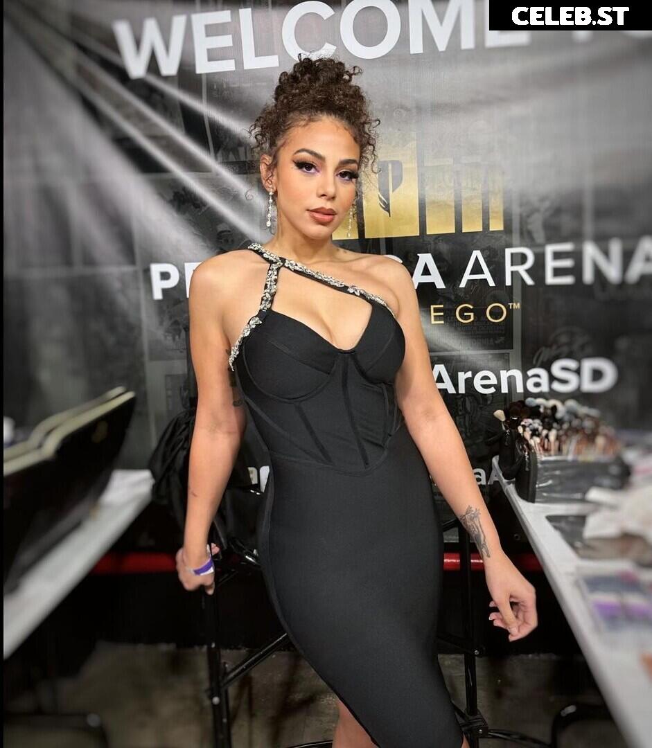 Samantha Irvin - WWE Image 4386312