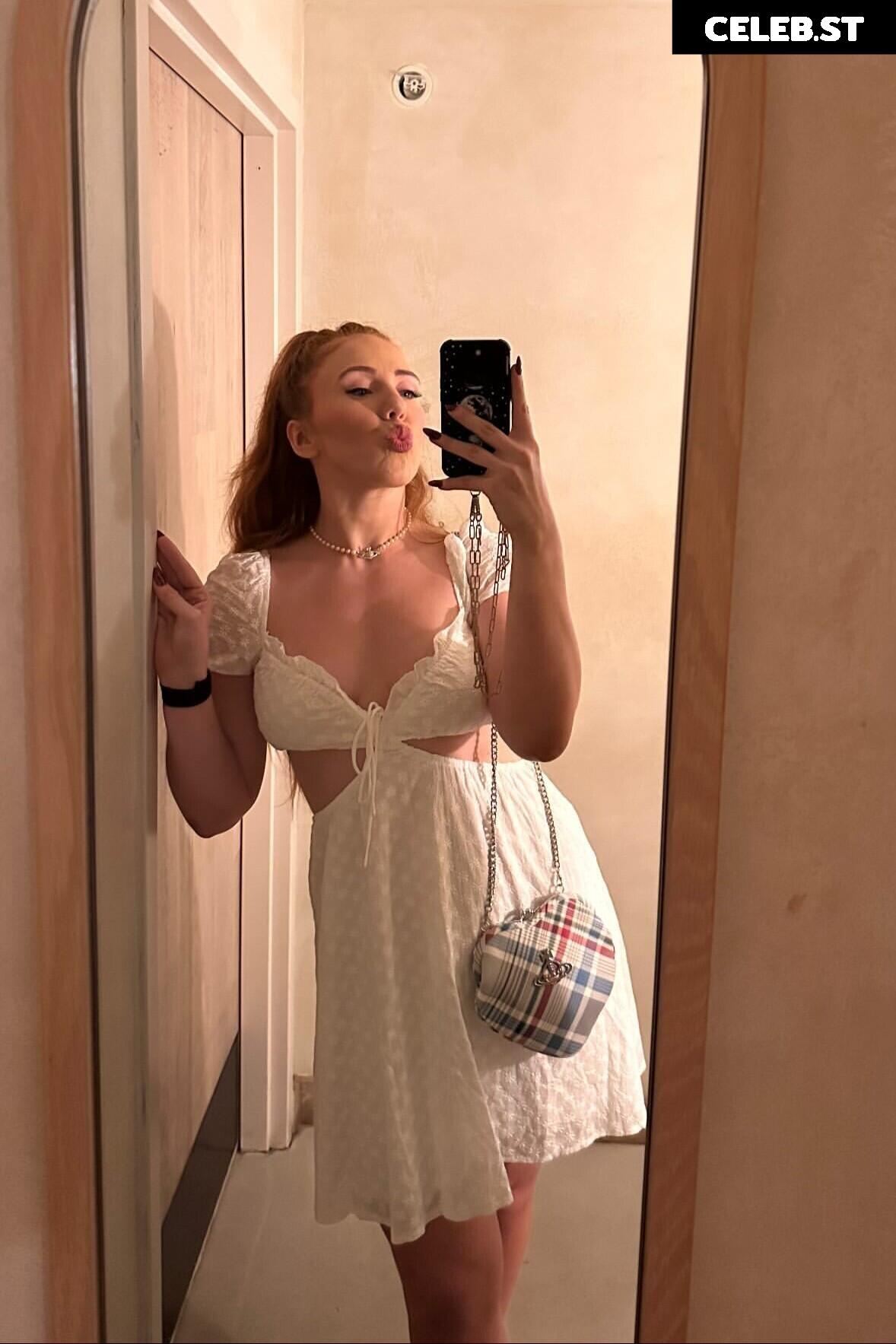 Isla Dawn Image 4386273