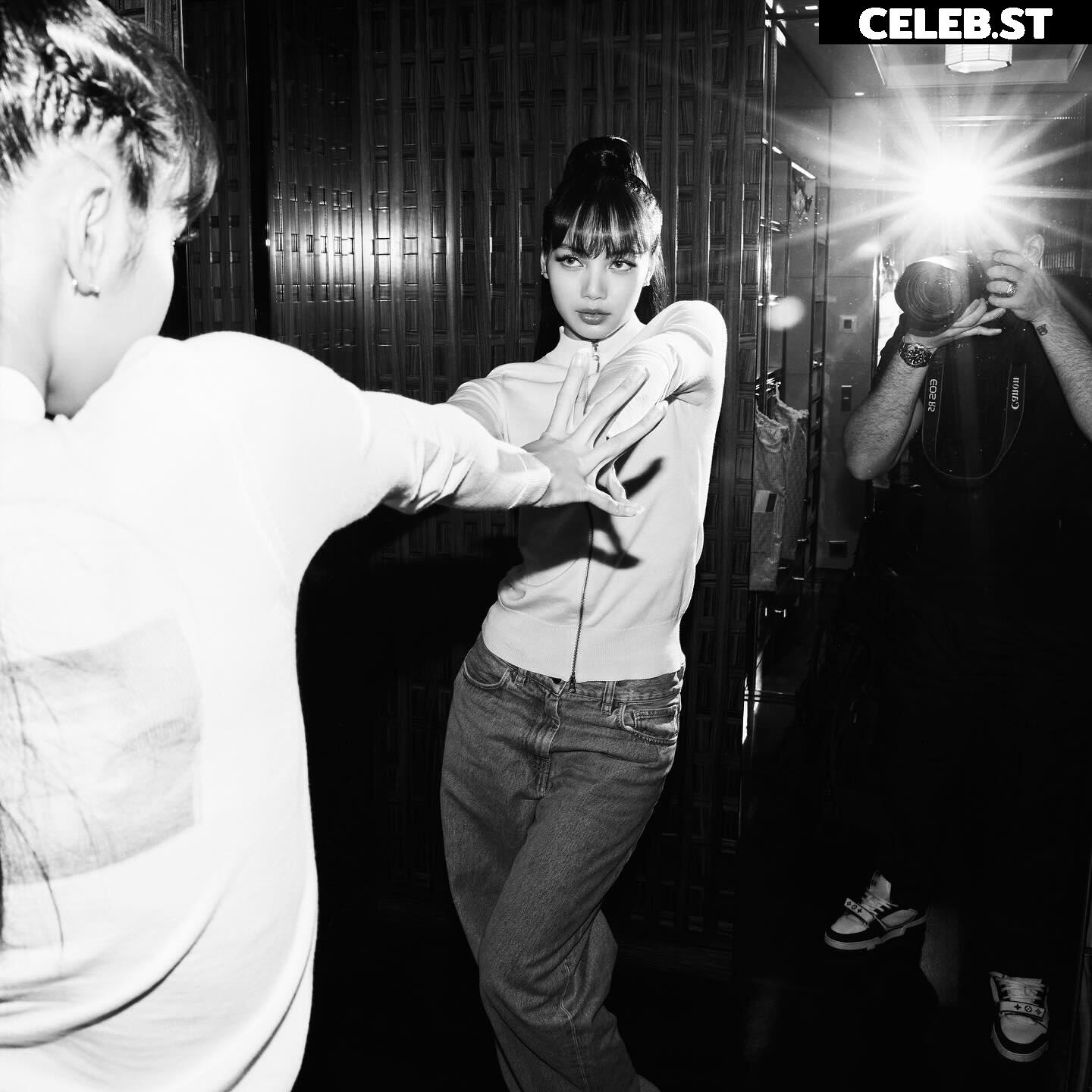 Lisa | BLΛƆKPIИK (Blackpink) Image 4387807
