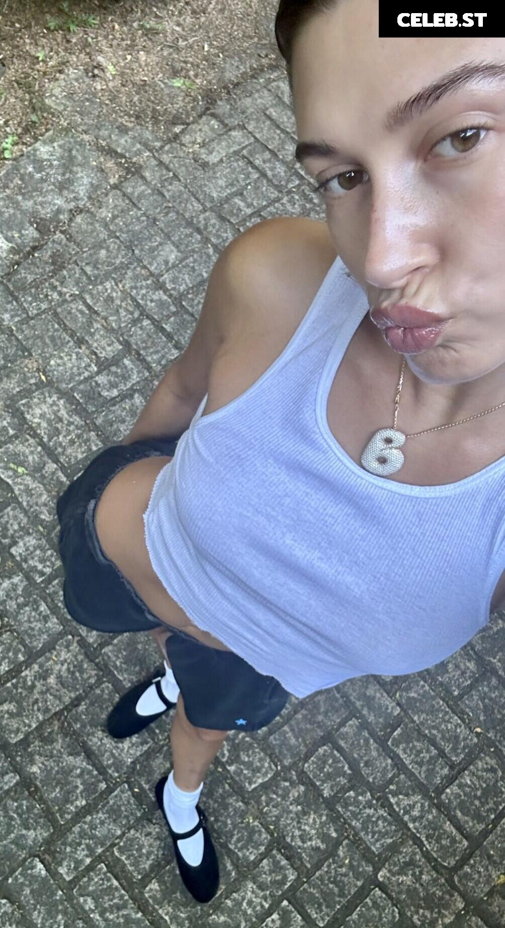 Hailey Baldwin Bieber Image 4387469