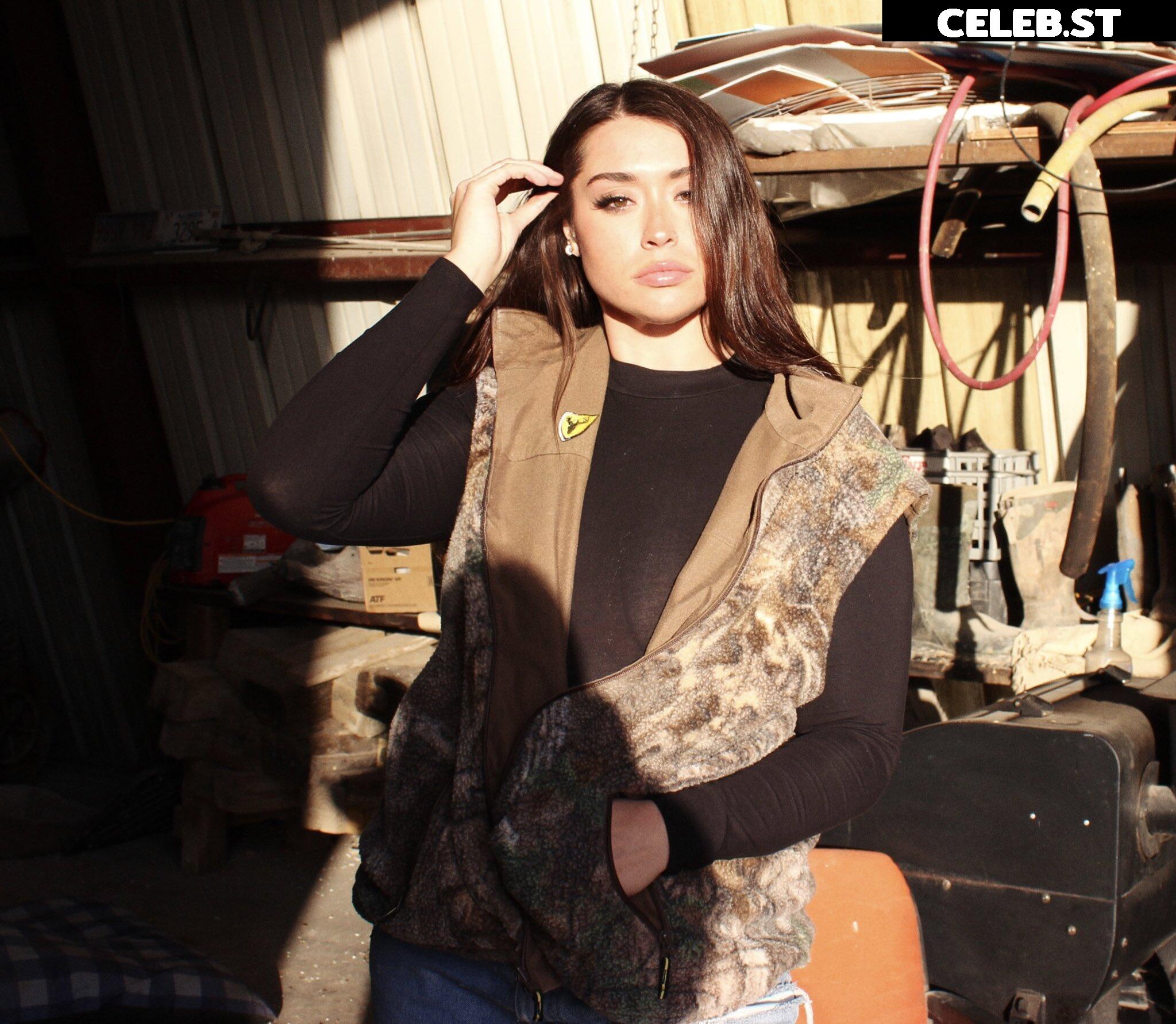 Chandler Olivia Hayden Image 4387799