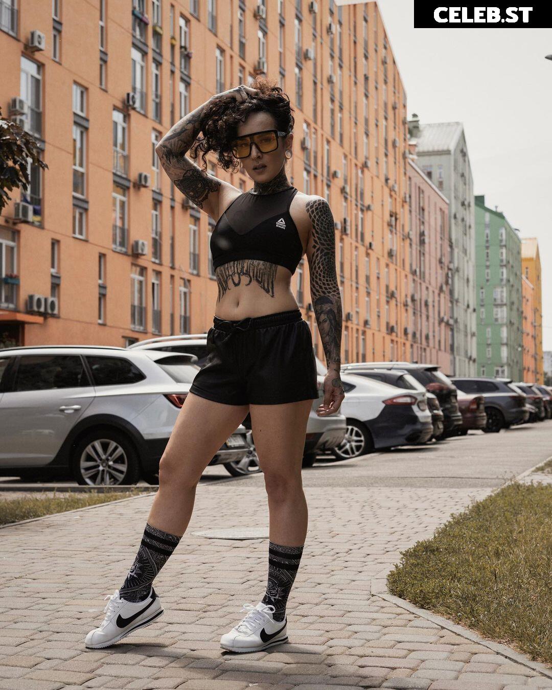 Women of Metal Image 4387685