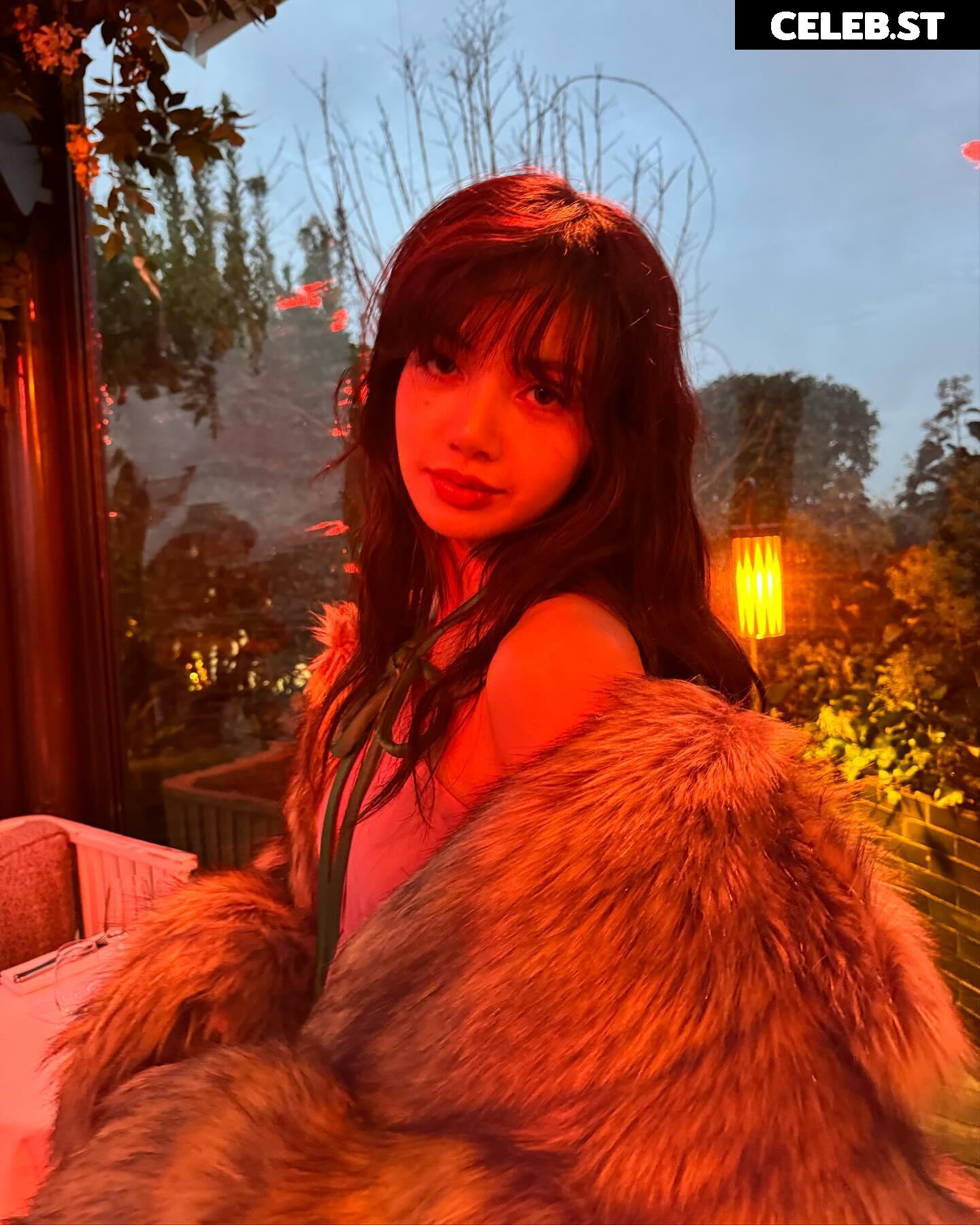 Lisa | BLΛƆKPIИK (Blackpink) Image 4384800