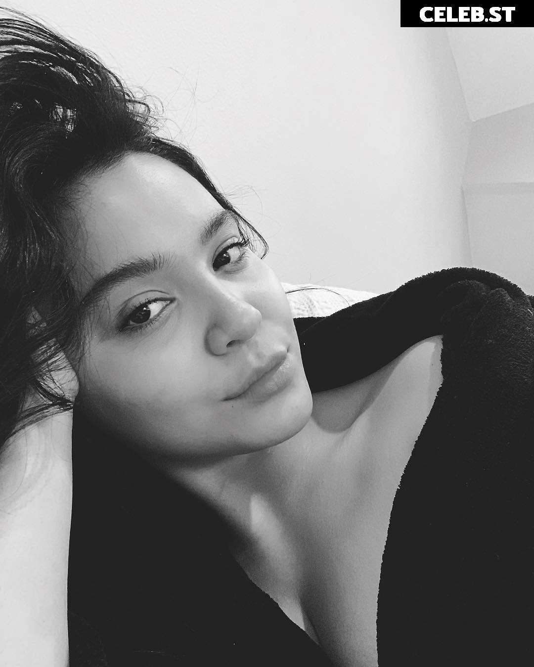 Stella Hudgens (Vanessa's Sister) Image 4384146