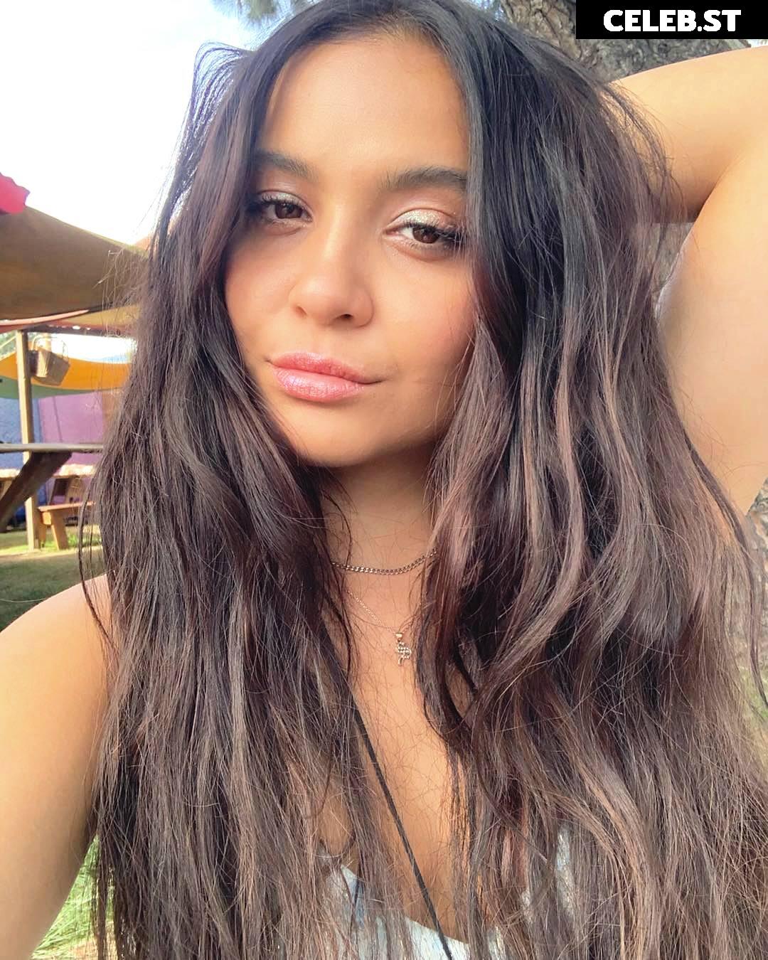 Stella Hudgens (Vanessa's Sister) Image 4384055
