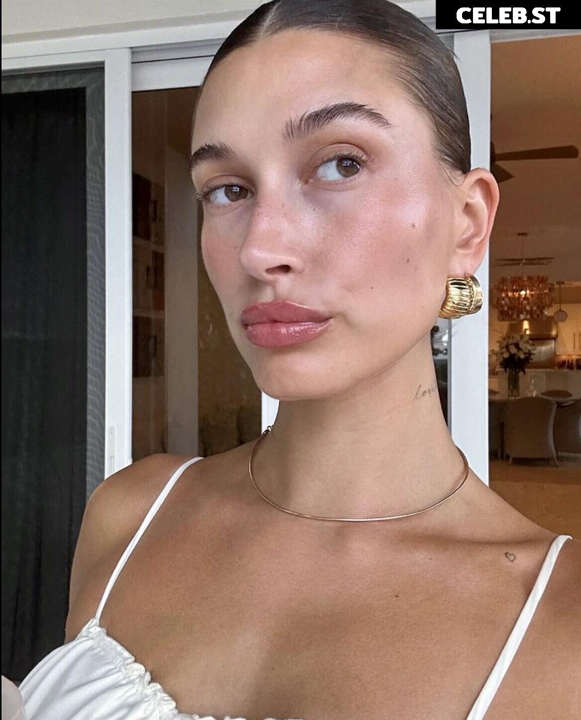 Hailey Baldwin Bieber Image 4384386