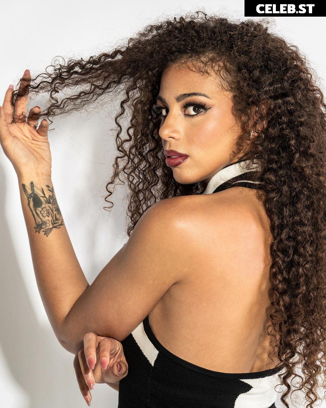 Samantha Irvin - WWE Image 4384332
