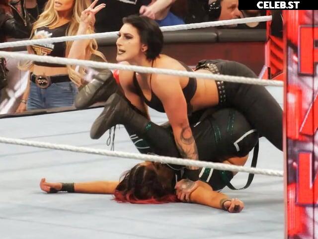 WWE Bayley / Davina Rose / Pamela Rose Martinez Image 4381665