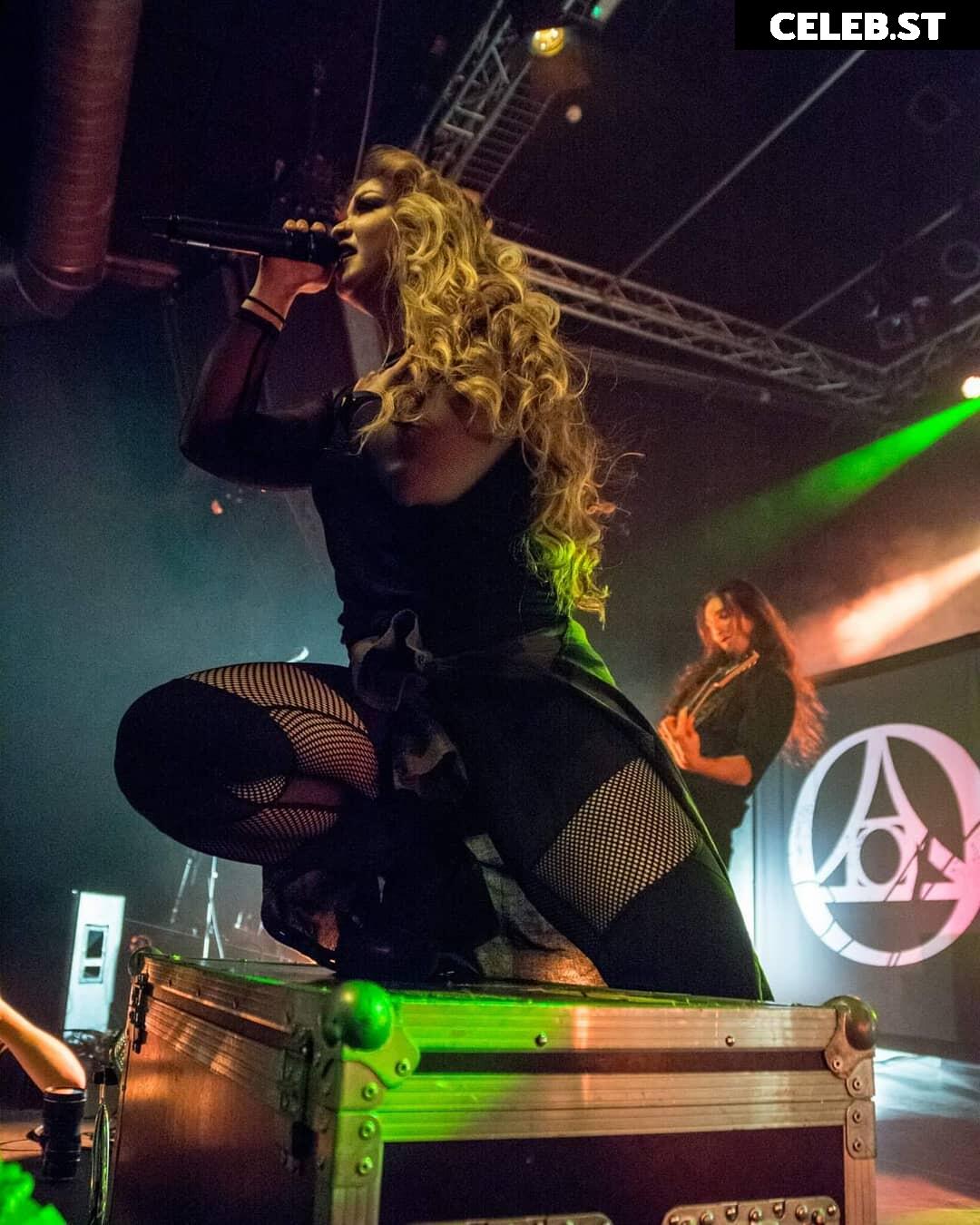 Women of Metal Image 4381071