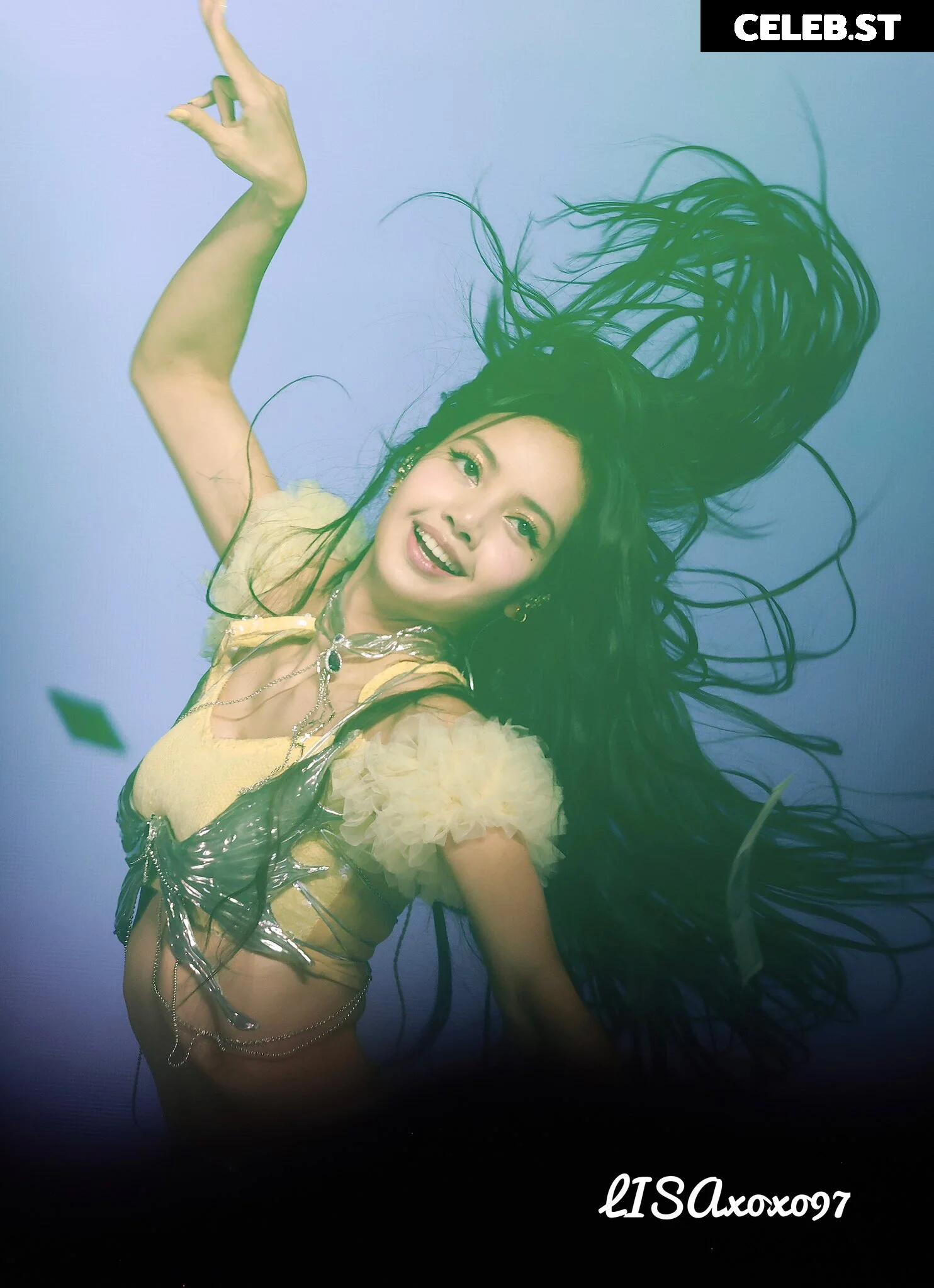 Lisa | BLΛƆKPIИK (Blackpink) Image 4381358