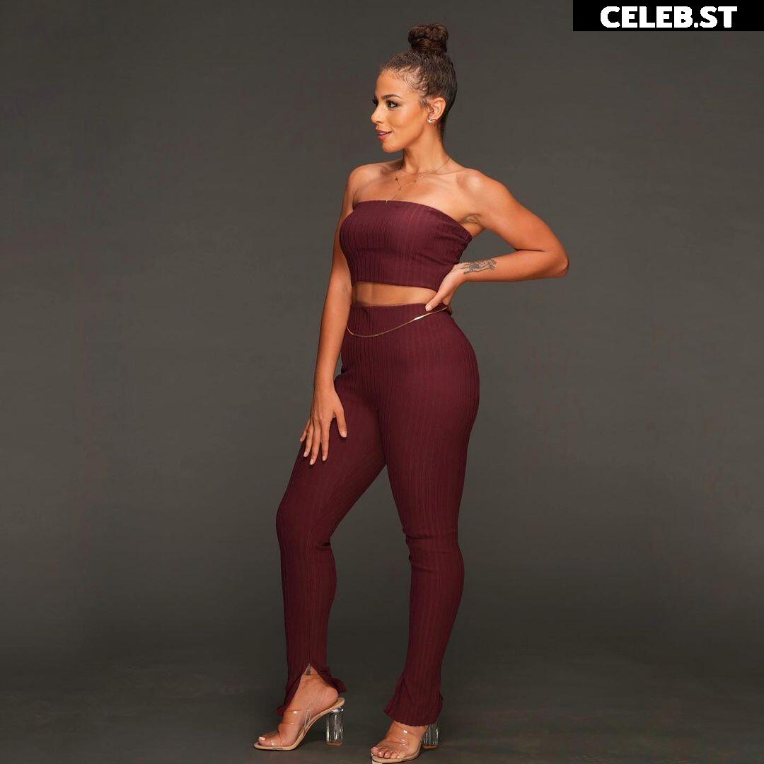 Samantha Irvin - WWE Image 4382191