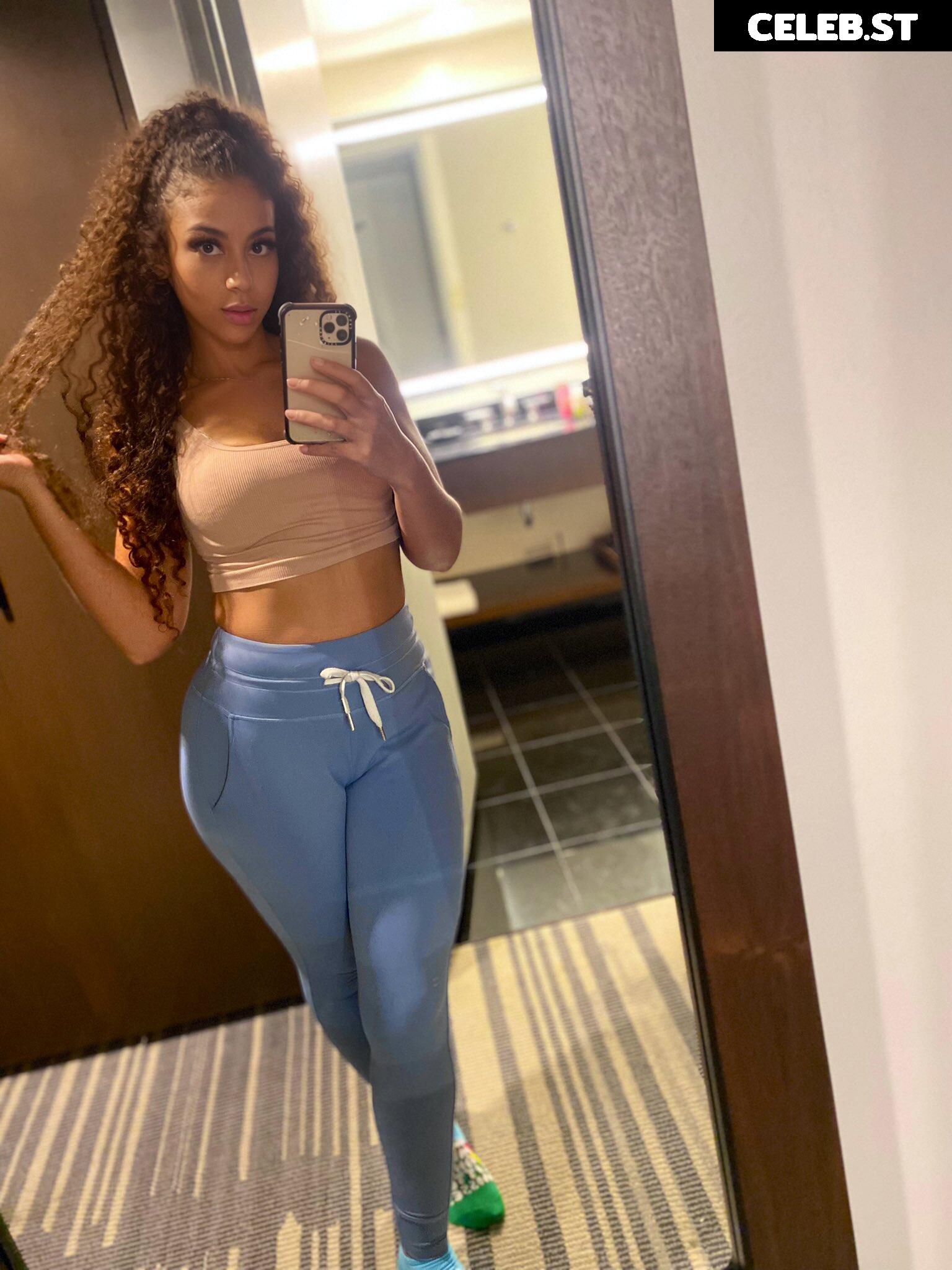 Samantha Irvin - WWE Image 4382143